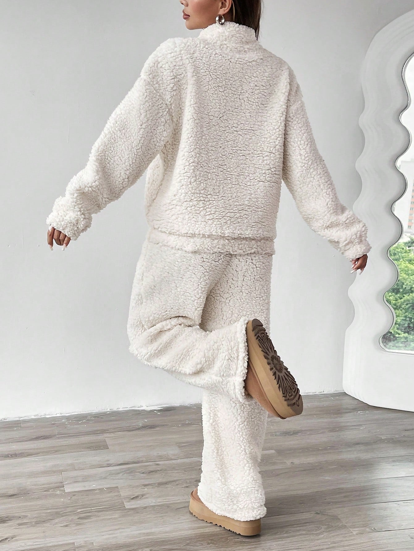 Women'S White Thermal Lined Stand Collar Half-Zip Pocket Decorated Long Sleeve Top and Drawstring Waist Long Pants Winter Sports Suit