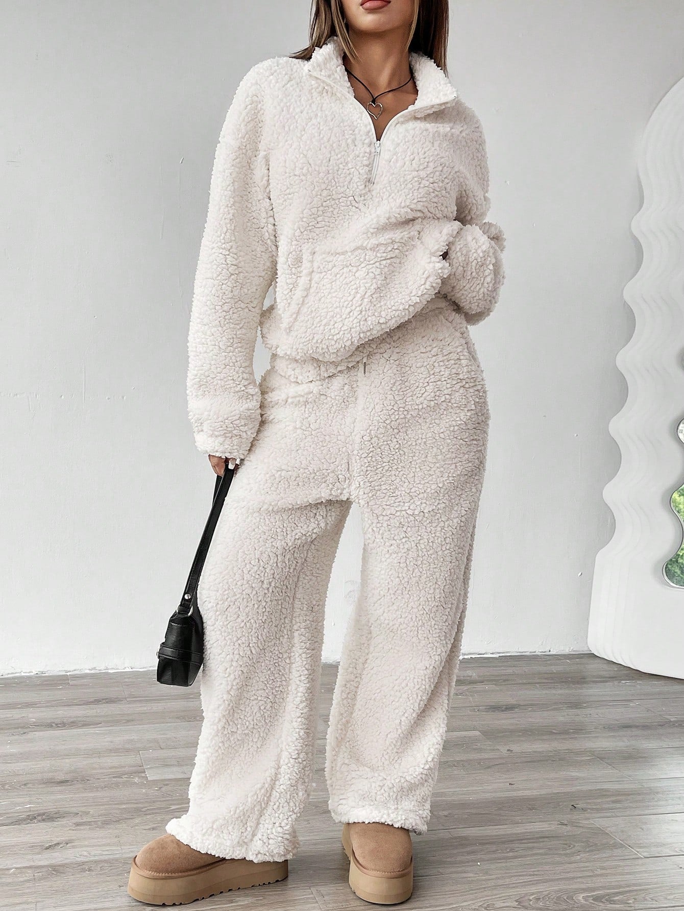 Women'S White Thermal Lined Stand Collar Half-Zip Pocket Decorated Long Sleeve Top and Drawstring Waist Long Pants Winter Sports Suit