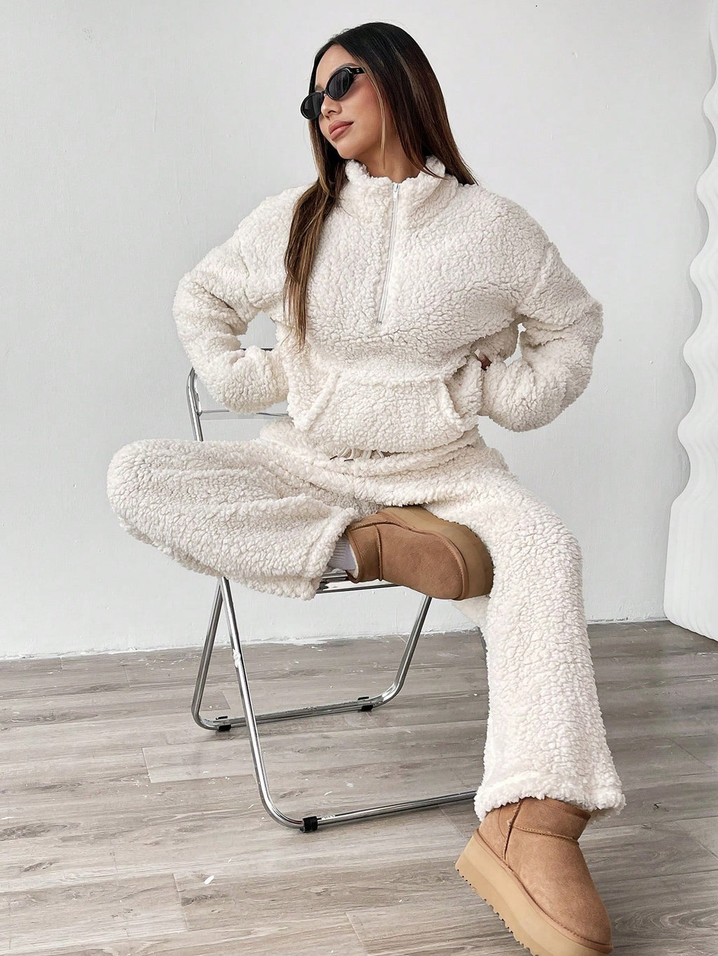 Women'S White Thermal Lined Stand Collar Half-Zip Pocket Decorated Long Sleeve Top and Drawstring Waist Long Pants Winter Sports Suit